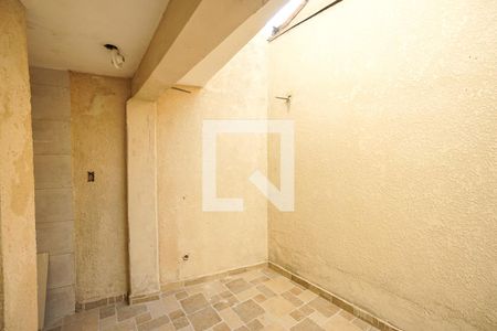 Casa à venda com 75m², 2 quartos e 1 vagaQuintal