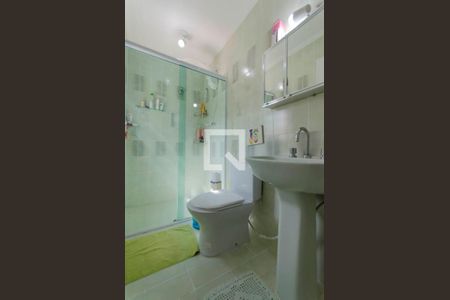 Casa à venda com 360m², 3 quartos e 2 vagas Casa à venda com 360m², 3 quartos e 2 vagasBanheiro Suíte 2