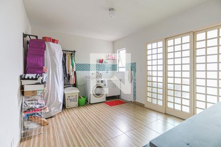 Casa à venda com 180m², 3 quartos e 2 vagasÁrea de Serviço