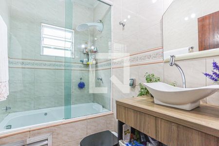 Casa à venda com 180m², 3 quartos e 2 vagasBanheiro