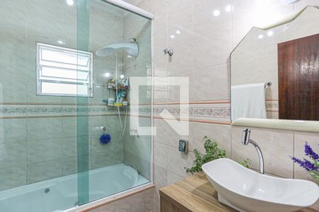 Casa à venda com 180m², 3 quartos e 2 vagasBanheiro