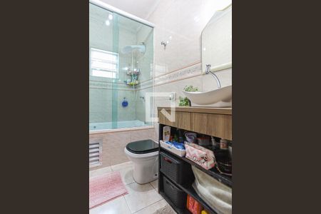 Casa à venda com 180m², 3 quartos e 2 vagasBanheiro