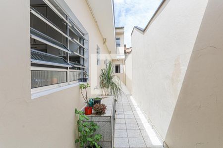 Casa à venda com 180m², 3 quartos e 2 vagasCorredor