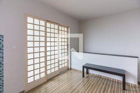 Casa à venda com 180m², 3 quartos e 2 vagasÁrea de Serviço