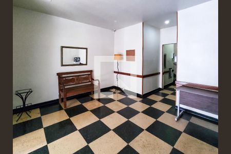 Apartamento à venda com 72m², 2 quartos e sem vagaFachada e portaria