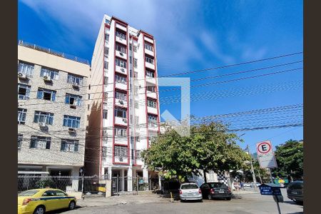 Apartamento à venda com 72m², 2 quartos e sem vagaFachada e portaria