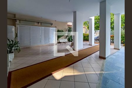 Apartamento à venda com 72m², 2 quartos e sem vagaFachada e portaria