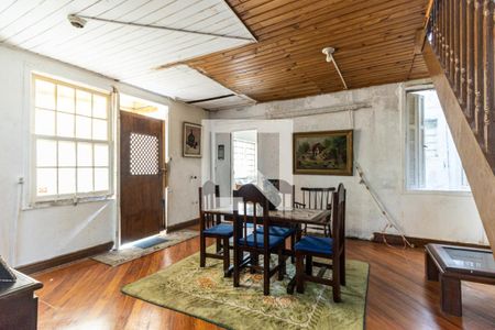 Casa à venda com 300m², 3 quartos e 2 vagas