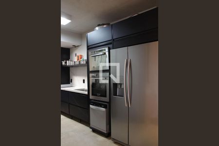 Apartamento para alugar com 76m², 1 quarto e sem vaga Apartamento para alugar com 76m², 1 quarto e sem vagaCozinha - Armários