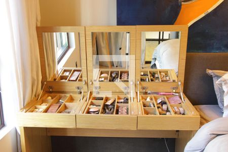 Quarto detalhe de apartamento para alugar com 1 quarto, 76m² em Jardim Fonte do Morumbi, São Paulo