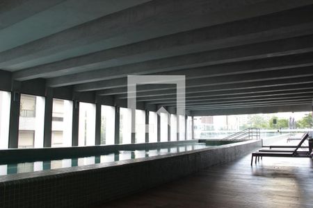 Apartamento para alugar com 76m², 1 quarto e sem vaga Apartamento para alugar com 76m², 1 quarto e sem vagaÁrea comum - Piscina coberta