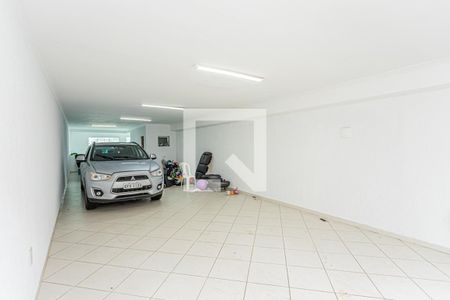 Casa à venda com 350m², 3 quartos e 6 vagas Casa à venda com 350m², 3 quartos e 6 vagasGaragem