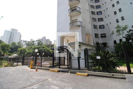 Apartamento à venda com 120m², 3 quartos e 2 vagasFachada e portaria