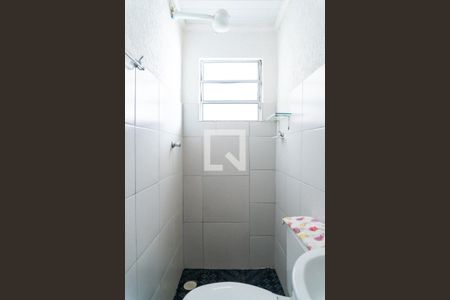 Banheiro de kitnet/studio para alugar com 1 quarto, 20m² em Vila Guarani, São Paulo