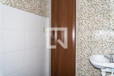 Banheiro de kitnet/studio para alugar com 1 quarto, 25m² em Vila Guarani, São Paulo