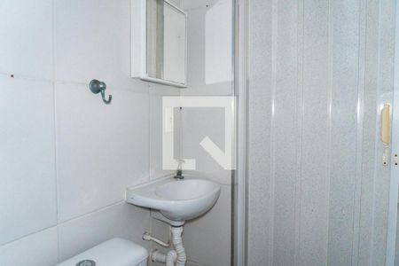 Banheiro de casa para alugar com 1 quarto, 35m² em Vila Guarani (z Sul), São Paulo