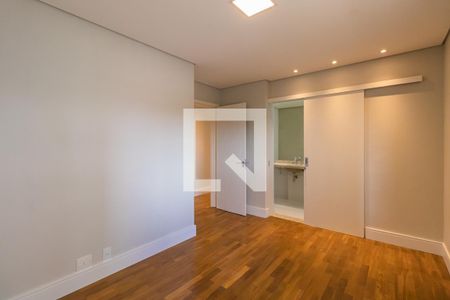 Apartamento à venda com 255m², 4 quartos e 3 vagas Apartamento à venda com 255m², 4 quartos e 3 vagasSuíte 2