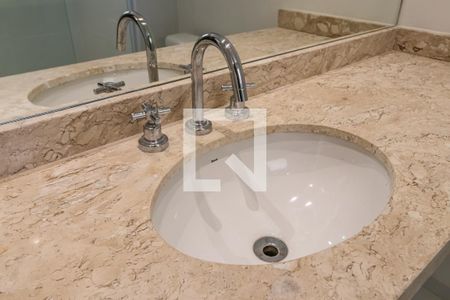 Apartamento à venda com 255m², 4 quartos e 3 vagas Apartamento à venda com 255m², 4 quartos e 3 vagasDetalhe do Banheiro da Suíte 1