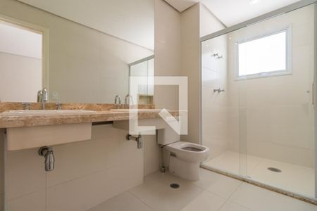 Apartamento à venda com 255m², 4 quartos e 3 vagas Apartamento à venda com 255m², 4 quartos e 3 vagasBanheiro da Suíte 3