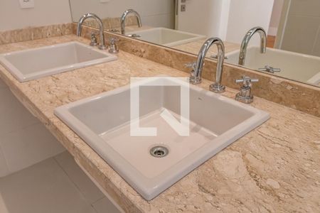 Apartamento à venda com 255m², 4 quartos e 3 vagas Apartamento à venda com 255m², 4 quartos e 3 vagasDetalhe do Banheiro da Suíte 3