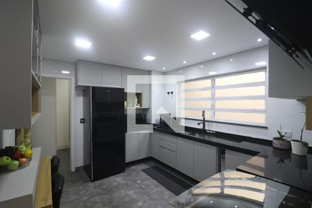 Casa à venda com 220m², 3 quartos e 3 vagasCozinha 