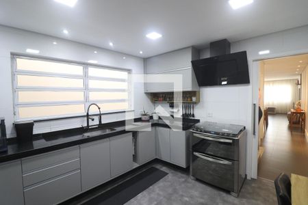 Casa à venda com 220m², 3 quartos e 3 vagasCozinha 