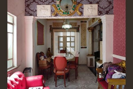 Casa à venda com 170m², 3 quartos e 2 vagas