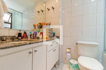 Apartamento à venda com 140m², 3 quartos e 3 vagasBanheiro da Suíte 2