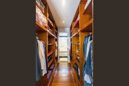 Apartamento para alugar com 120m², 4 quartos e 2 vagasCloset