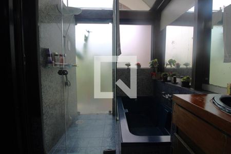 Casa à venda com 750m², 4 quartos e 3 vagasBanheiro da suíte 2