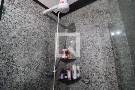Casa à venda com 750m², 4 quartos e 3 vagasChuveiro banheiro da suíte 1