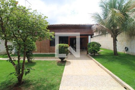 Casa à venda com 750m², 4 quartos e 3 vagasFachada fundos da casa