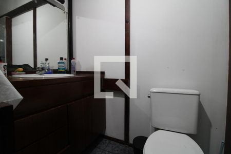 Casa à venda com 750m², 4 quartos e 3 vagasBanheiro da suíte 1
