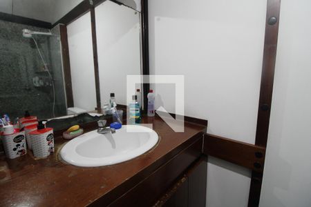 Casa à venda com 750m², 4 quartos e 3 vagasPia banheiro da suíte 1