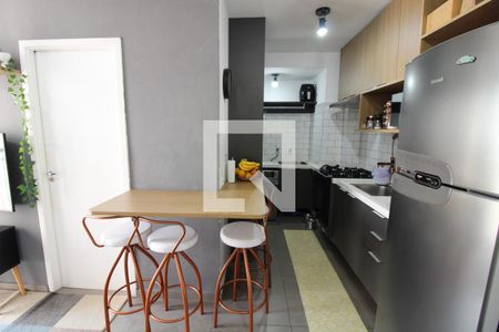 Sala/Cozinha de apartamento para alugar com 2 quartos, 38m² em Vila Tolstoi, São Paulo