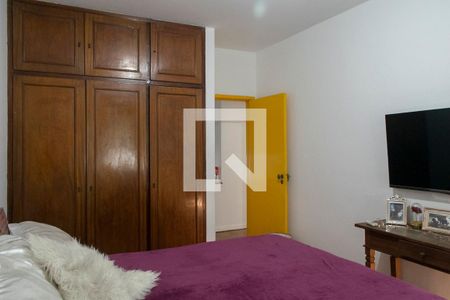 Casa à venda com 310m², 3 quartos e 2 vagas Casa à venda com 310m², 3 quartos e 2 vagasQuarto 2