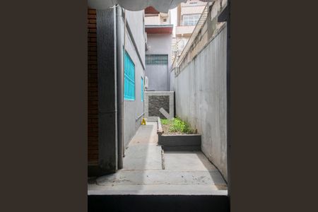 Casa à venda com 310m², 3 quartos e 2 vagas Casa à venda com 310m², 3 quartos e 2 vagasLateral