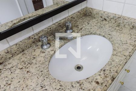 Apartamento para alugar com 84m², 3 quartos e 2 vagasBanheiro da Suíte 1 Pia