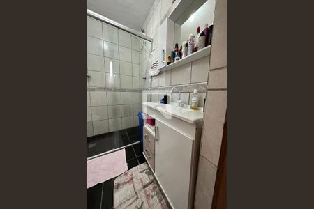 Casa à venda com 200m², 3 quartos e 2 vagasBanheiro 2