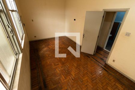 Casa à venda com 194m², 5 quartos e 2 vagas Casa à venda com 194m², 5 quartos e 2 vagasQuarto