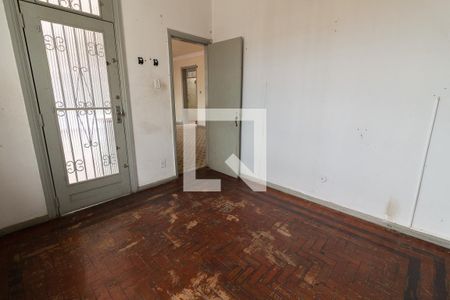 Casa à venda com 194m², 5 quartos e 2 vagas Casa à venda com 194m², 5 quartos e 2 vagasQuarto