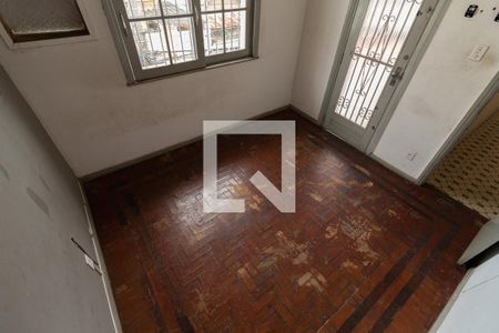 Casa à venda com 194m², 5 quartos e 2 vagas Casa à venda com 194m², 5 quartos e 2 vagasQuarto