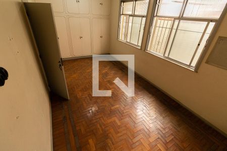Casa à venda com 194m², 5 quartos e 2 vagas Casa à venda com 194m², 5 quartos e 2 vagasQuarto
