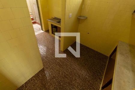 Casa à venda com 194m², 5 quartos e 2 vagas Casa à venda com 194m², 5 quartos e 2 vagasCozinha