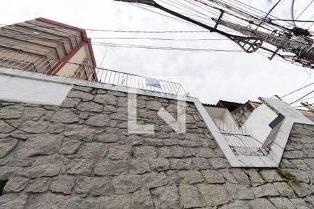 Casa à venda com 194m², 5 quartos e 2 vagas Casa à venda com 194m², 5 quartos e 2 vagasFachada