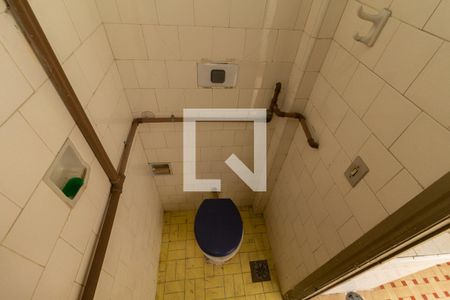 Casa à venda com 194m², 5 quartos e 2 vagas Casa à venda com 194m², 5 quartos e 2 vagasBanheiro de serviço