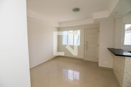 Sala de casa para alugar com 2 quartos, 69m² em Rio Pequeno, São Paulo