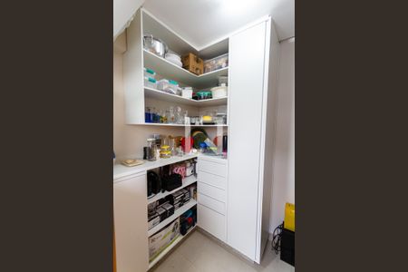 Apartamento à venda com 114m², 4 quartos e 3 vagas Apartamento à venda com 114m², 4 quartos e 3 vagasDespensa