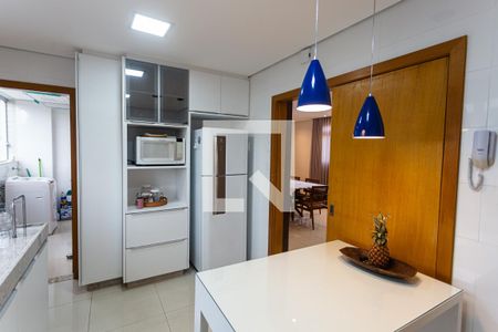 Apartamento à venda com 114m², 4 quartos e 3 vagas Apartamento à venda com 114m², 4 quartos e 3 vagasCozinha