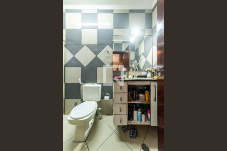 Casa à venda com 210m², 3 quartos e 4 vagas Casa à venda com 210m², 3 quartos e 4 vagasBanheiro da Suíte 1